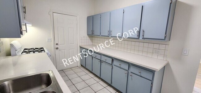 Building Photo - 44615 4th St E