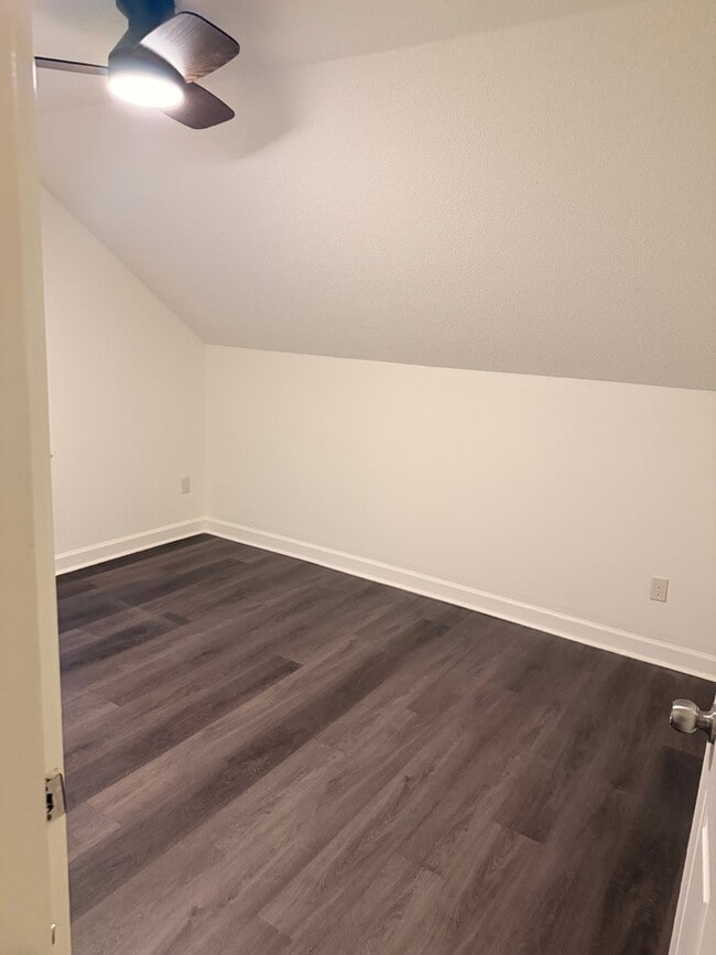 Building Photo - 1213 N 32nd Ave