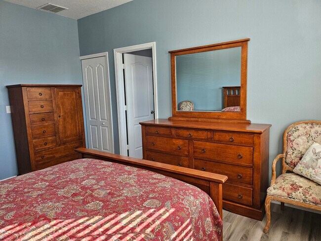 Building Photo - 10742 Savannah Wood Ct