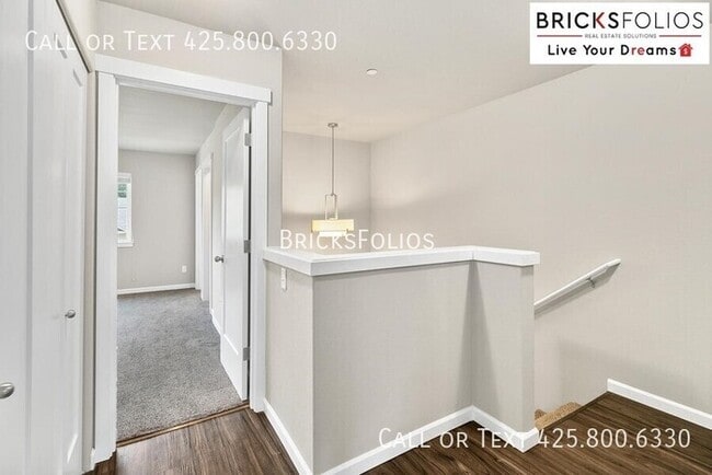 Building Photo - Beautiful Townhome For Rent in Olympia