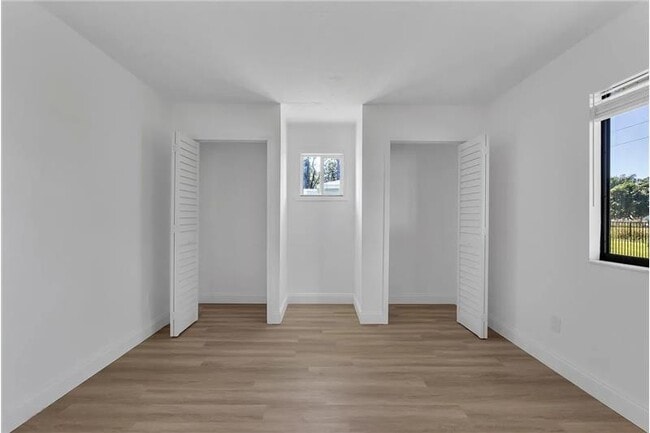 Building Photo - 322 Ixora Ave NW