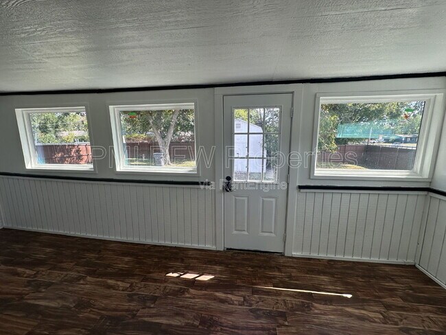 Building Photo - 3304 Mayhew Dr