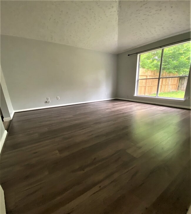 Building Photo - 7842 Winehill Ln