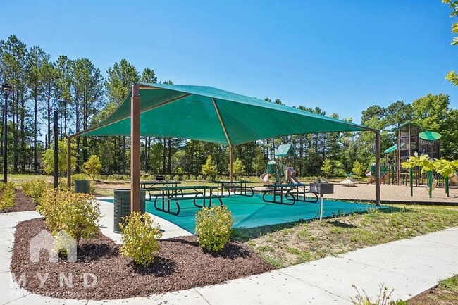 Building Photo - 132 Everglade Wy