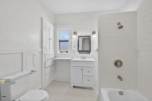 Building Photo - 258 Hickok Ave