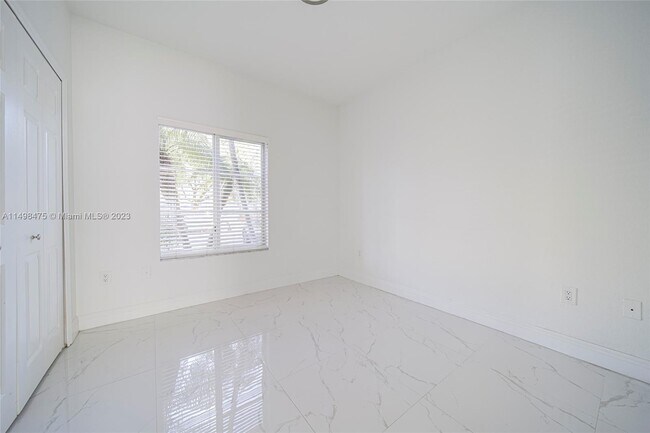 Building Photo - 10740 NW 83rd St