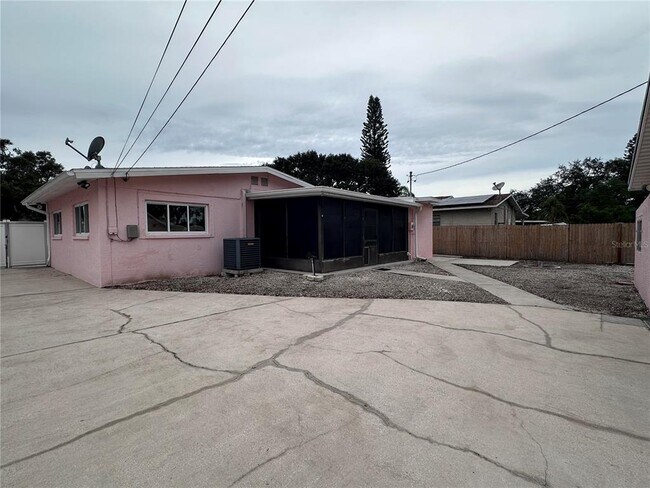 Building Photo - 10659 108th St N