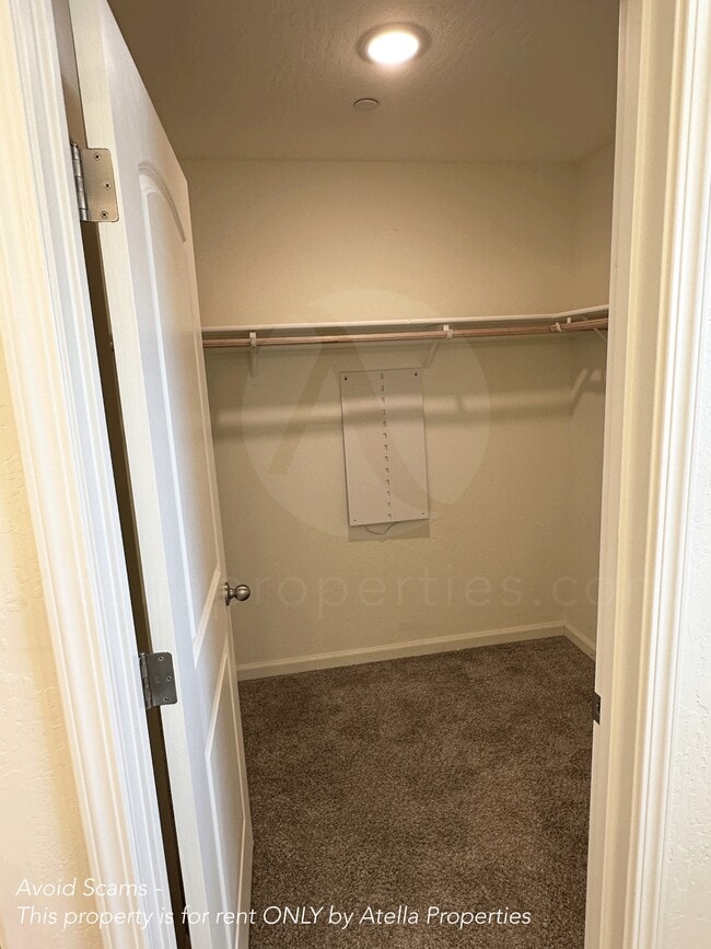 Building Photo - 1373 S Autumn Breeze Ct