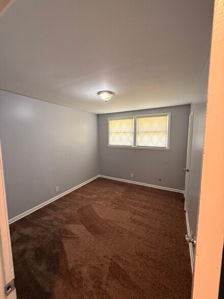 Building Photo - 3306 Stockdale Ln