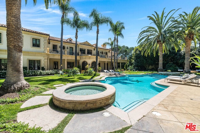 Building Photo - 70 Beverly Park St