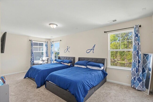 Building Photo - Stunning 5 Bed/3.5 Bath Home in Buckhead East