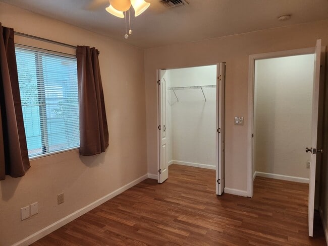 Building Photo - COMING SOON ~ 2 Bed / 2 Bath w/ Oversized 2 Car Garage