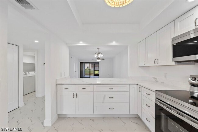 Building Photo - 151 Cypress Way E