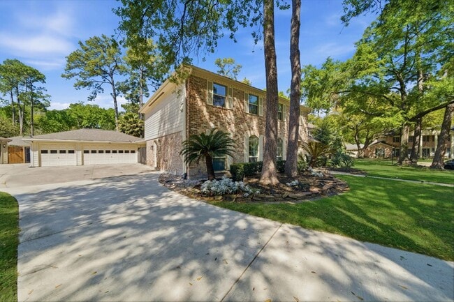 Building Photo - 5610 Court of Lions St