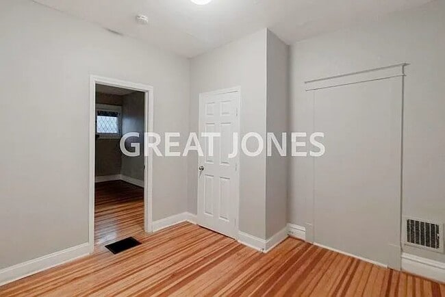 Building Photo - 8626 Argyle Ave