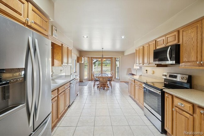 Building Photo - 7700 Trumble Rd