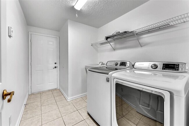 Building Photo - 942 Kingsridge Cir
