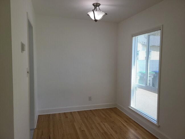 Dining Area - 2630 E 221st St