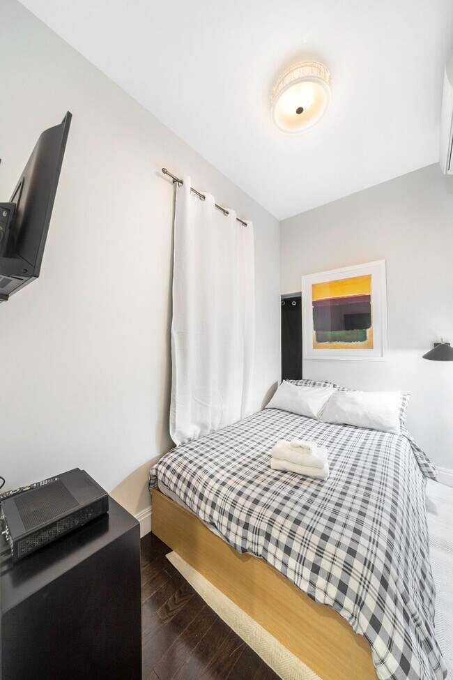 Building Photo - 30 NY-25