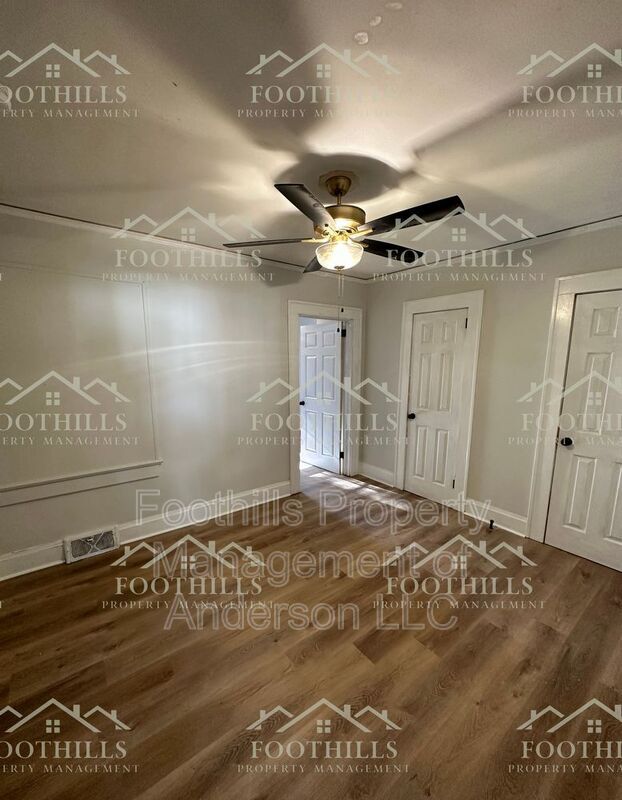 Building Photo - 611 Bonham Ct