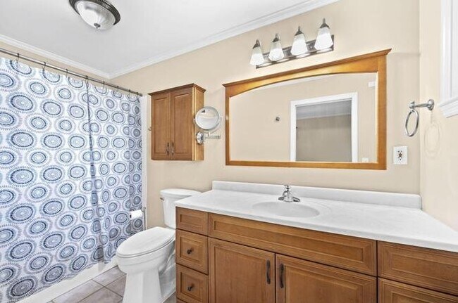 Building Photo - 4717 Brentwood Dr