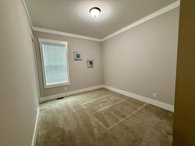 Building Photo - 1316 Spicer Ln