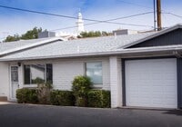 Building Photo - Charming 2 Bedroom Home Near the Heart of ...