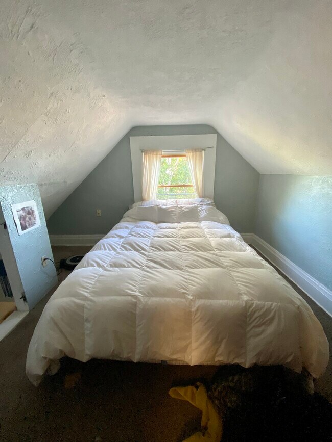 Bedroom - 1301 E 7th St