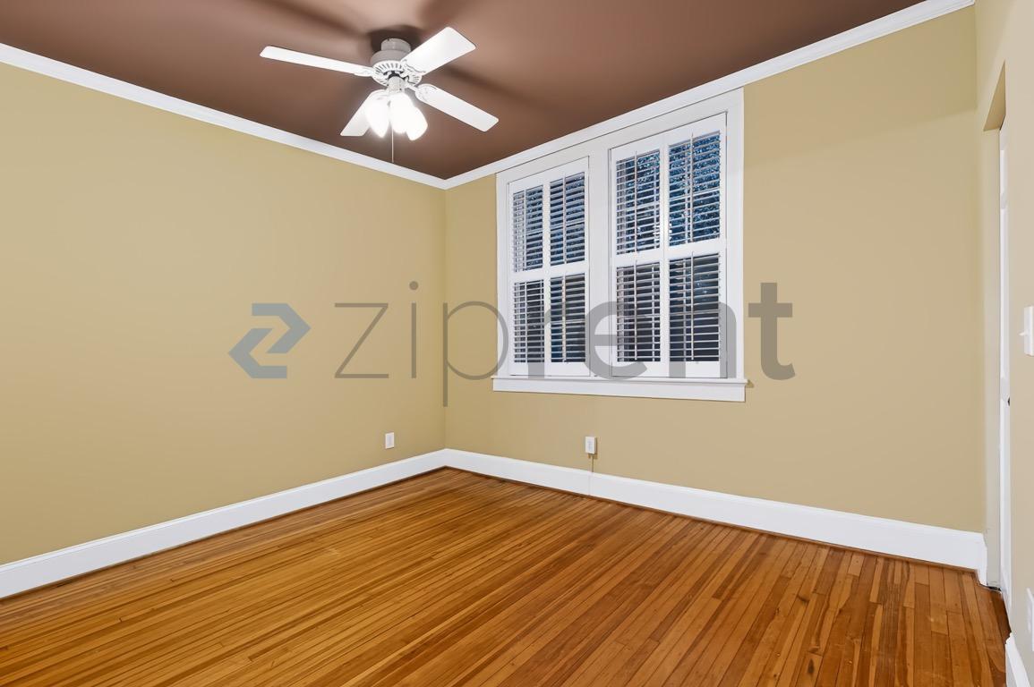 Building Photo - Unit Unit 102