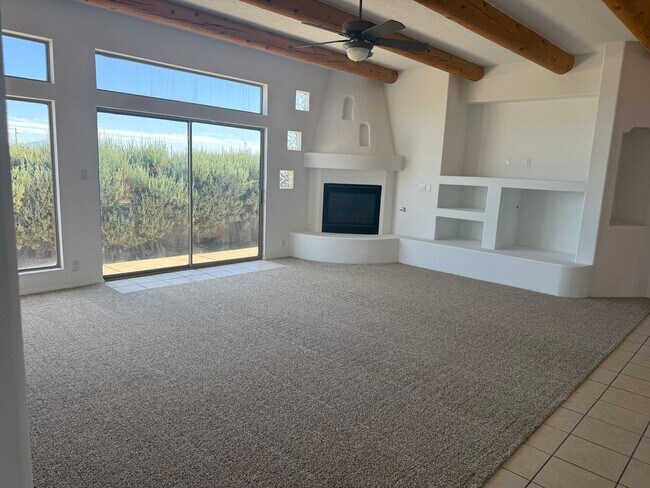 Building Photo - 2828 Monument Dr NW