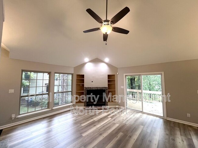 Building Photo - 3030 Steeplechase Dr