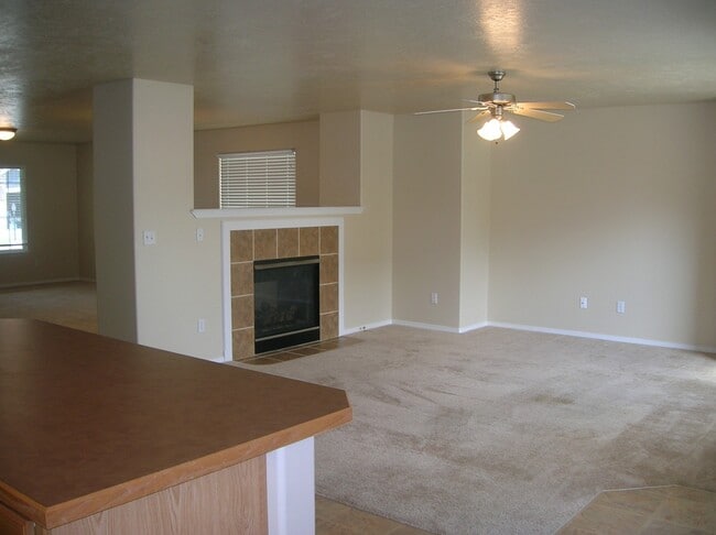 Building Photo - Nice home located in SE Boise near Les Bois Jr. High