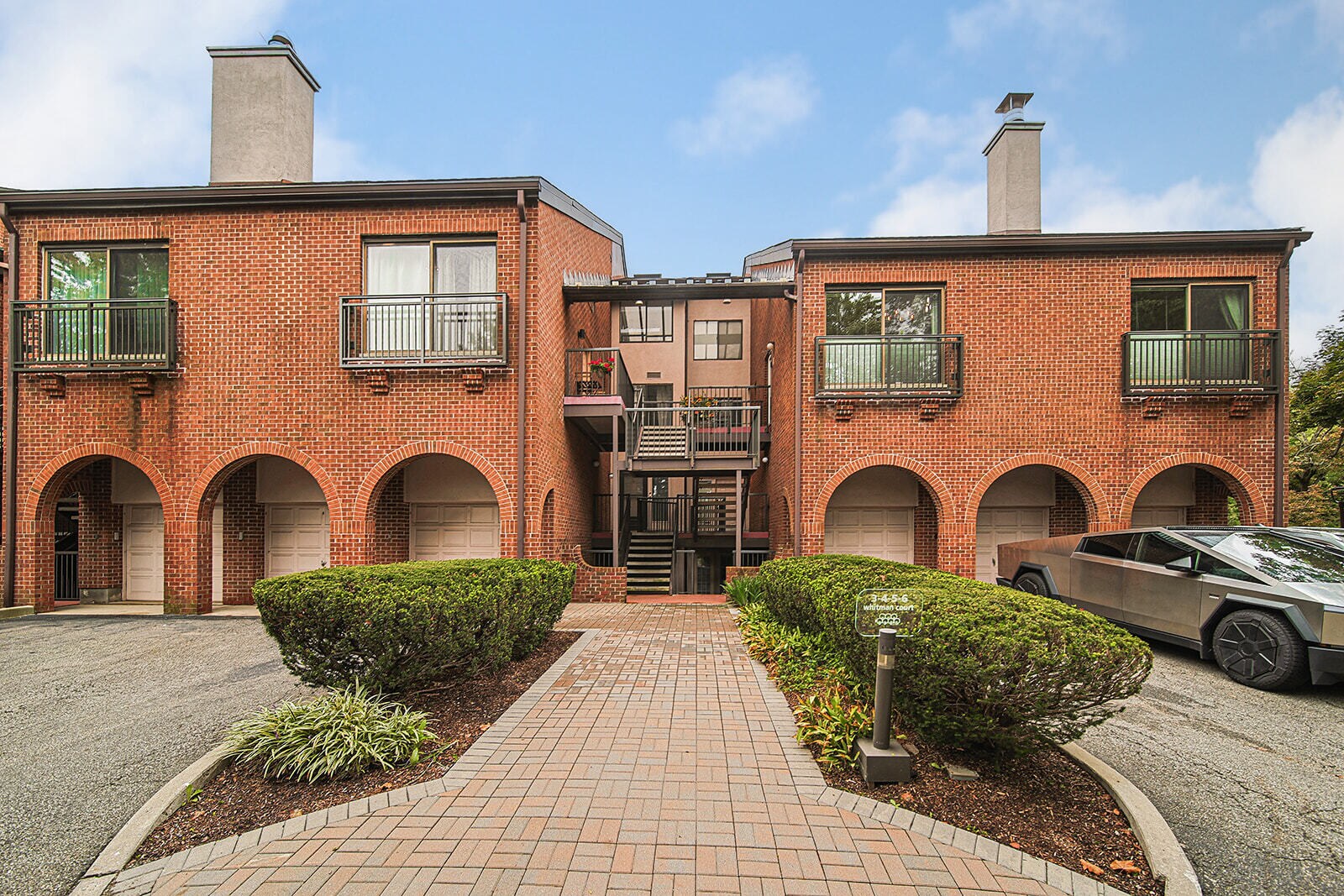 Building Photo - 3 Whitman Ct
