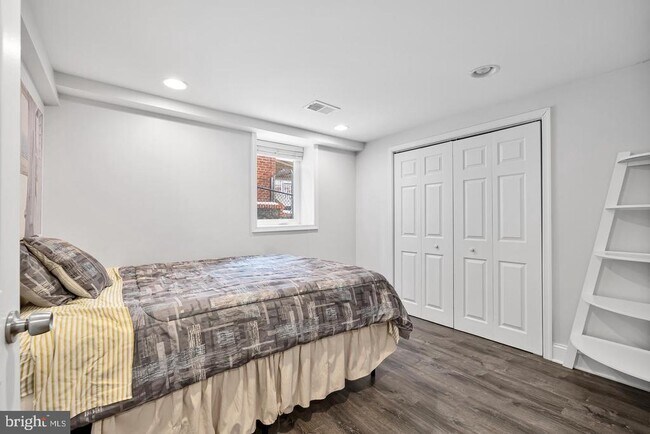 Building Photo - 5027 11th St NE