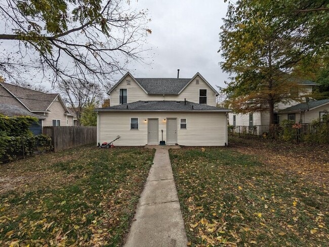 Building Photo - 406 7th St