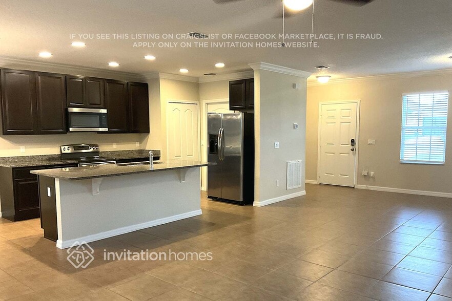 Building Photo - 7806 Sloewood Dr