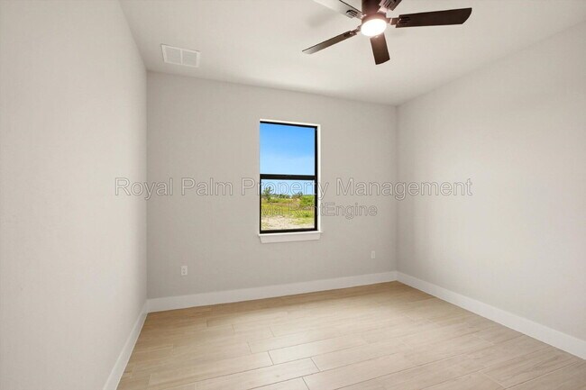 Building Photo - 2616 NW 9th Ave