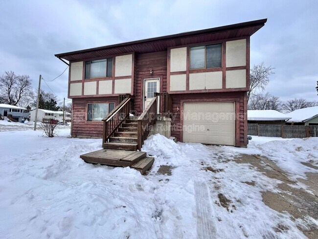 Building Photo - 607 Clayton Ave NW