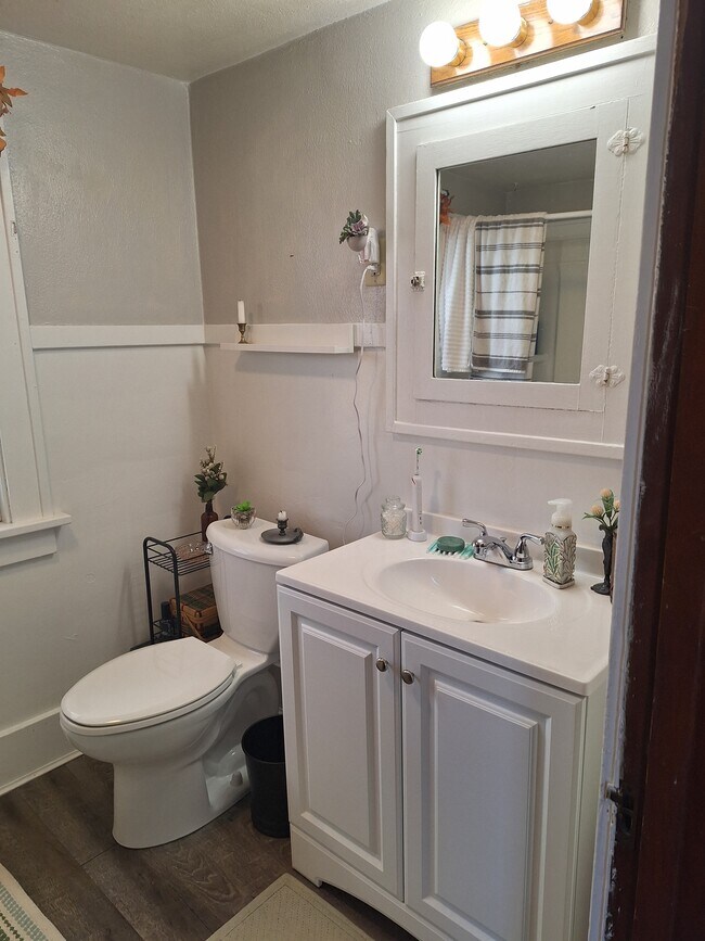 Building Photo - 622 N Broad St