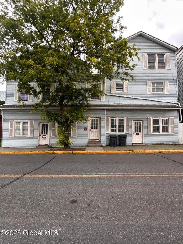 Primary Photo - 3033-3035 MAIN Street 9