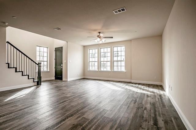 Building Photo - 930 Estelle Dr