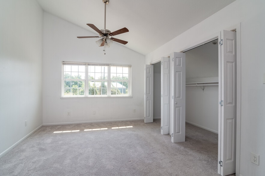 Upstairs Master Bedroom - 200 Butler Ranch Rd