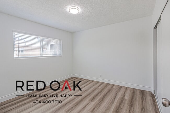 Building Photo - 21241 S Santa Fe Ave