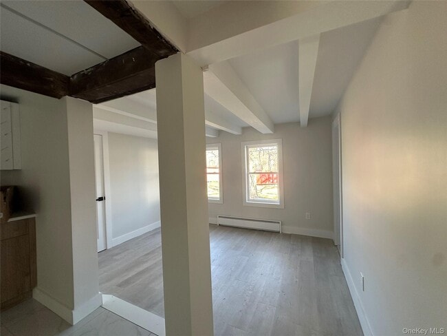 Building Photo - 1445 Burlingham Rd