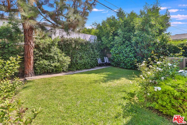 Building Photo - 6027 Comey Ave
