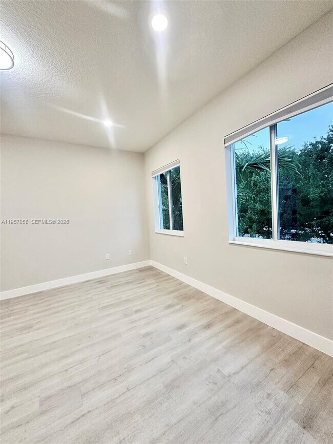 Building Photo - 10420 NW 67th St