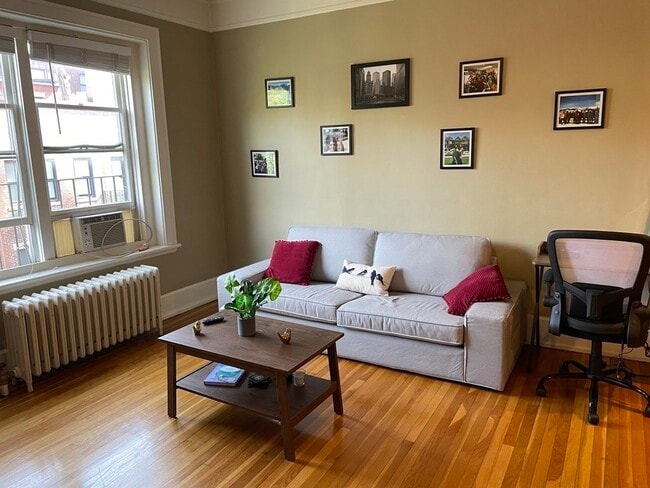 Building Photo - 400 Marlborough St