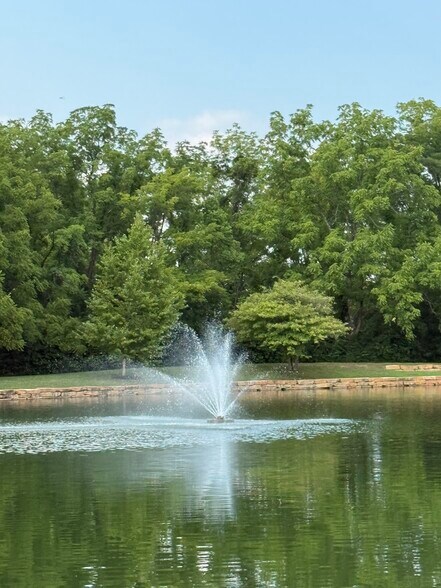 Building Photo - 6549 Twin Lakes Dr