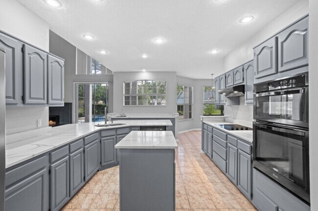 Building Photo - 2-Story pool home in The Fairways of Hunte...