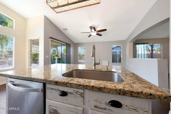 Building Photo - 14635 N 147th Ln